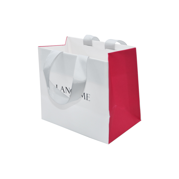 High End Custom Printed Cosmetic Shopping Paper Packaging Bags Wholesale with Silk Ribbon Handle  